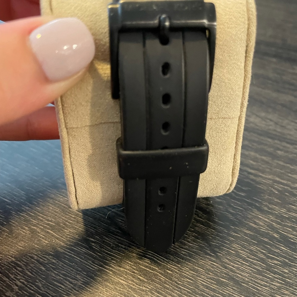 Michael Kors Runway Black Silicone Band Watch - Picture 4 of 6